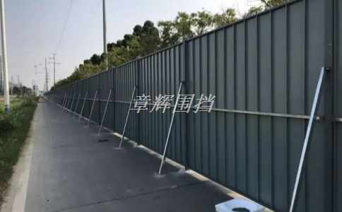 簡易圍擋需要進行定期維護嗎？