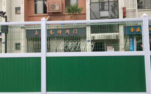 簡易圍擋如何考慮無障礙通行需求？