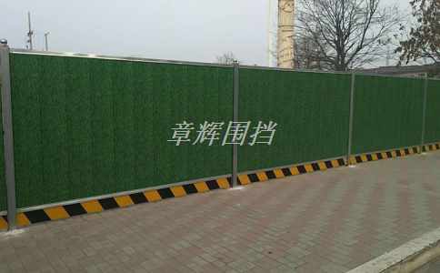 如何通過提高安裝質(zhì)量和技術(shù)水平，確保簡易圍擋安裝符合相關(guān)標(biāo)準(zhǔn)和規(guī)定？（提高安裝質(zhì)量確保簡易圍擋安裝符合標(biāo)準(zhǔn)）