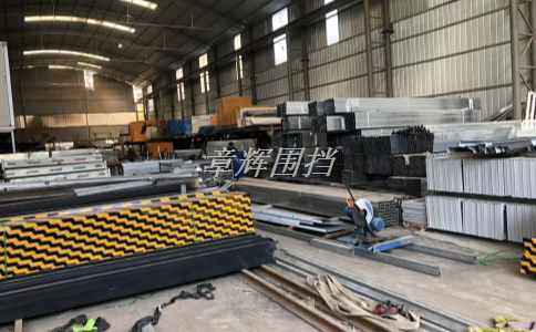 如何通過簡(jiǎn)易圍擋來解決農(nóng)村污水處理廠的隔離問題？（農(nóng)村污水處理中簡(jiǎn)易圍擋的應(yīng)用建議）