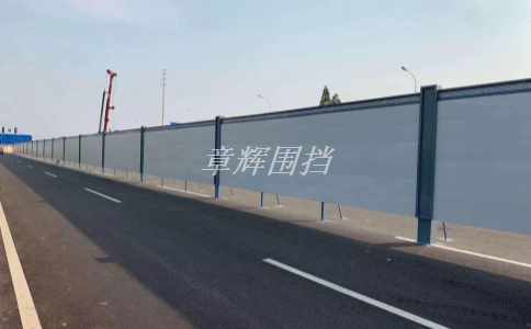 簡易圍擋的顏色、圖案、字體等視覺元素如何選擇和設計？